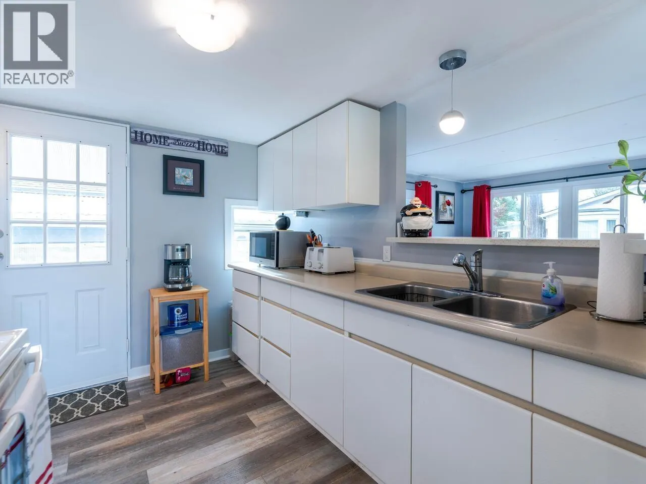 286 TYEE DRIVE