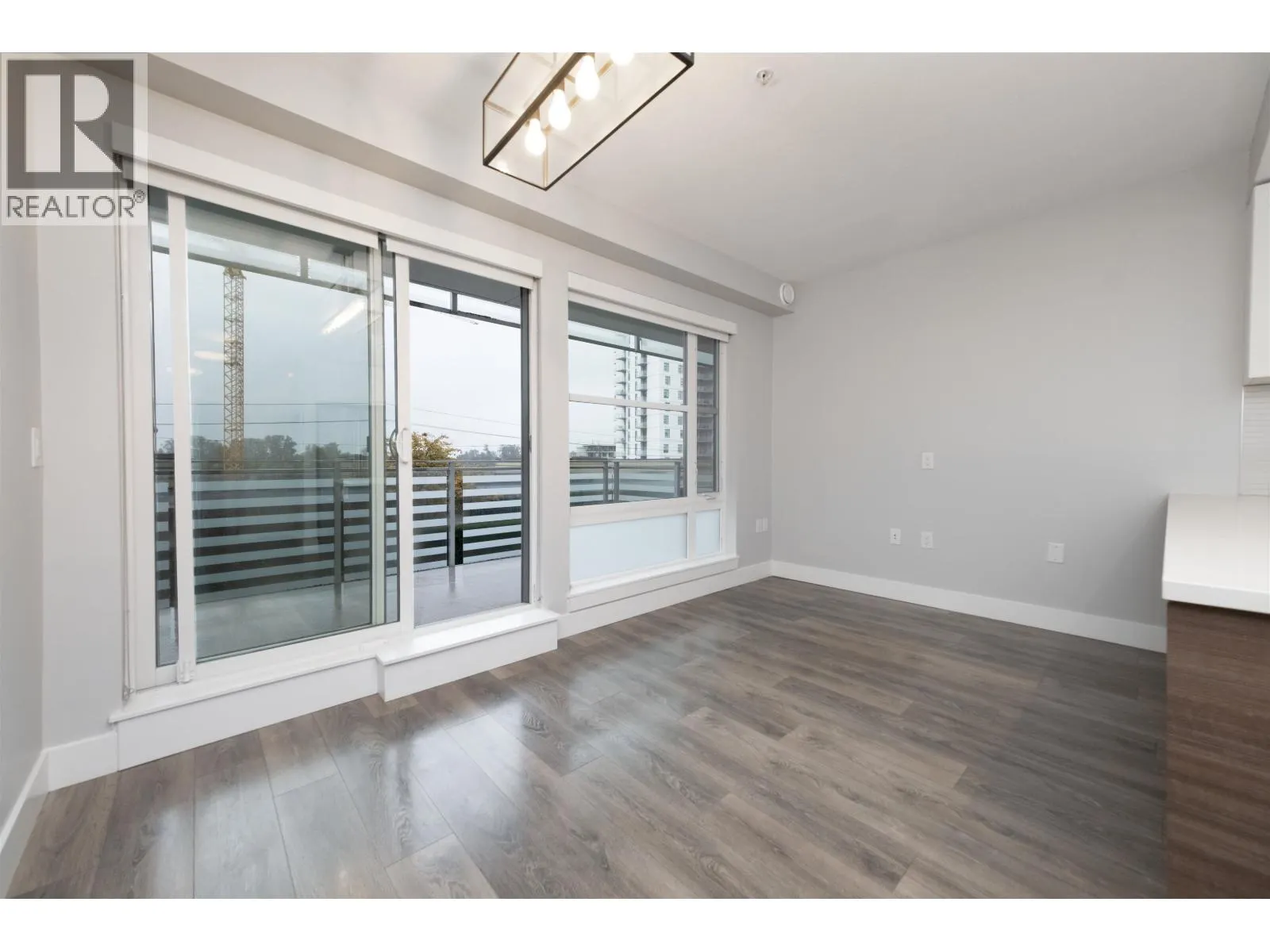 501 3488 SAWMILL CRESCENT