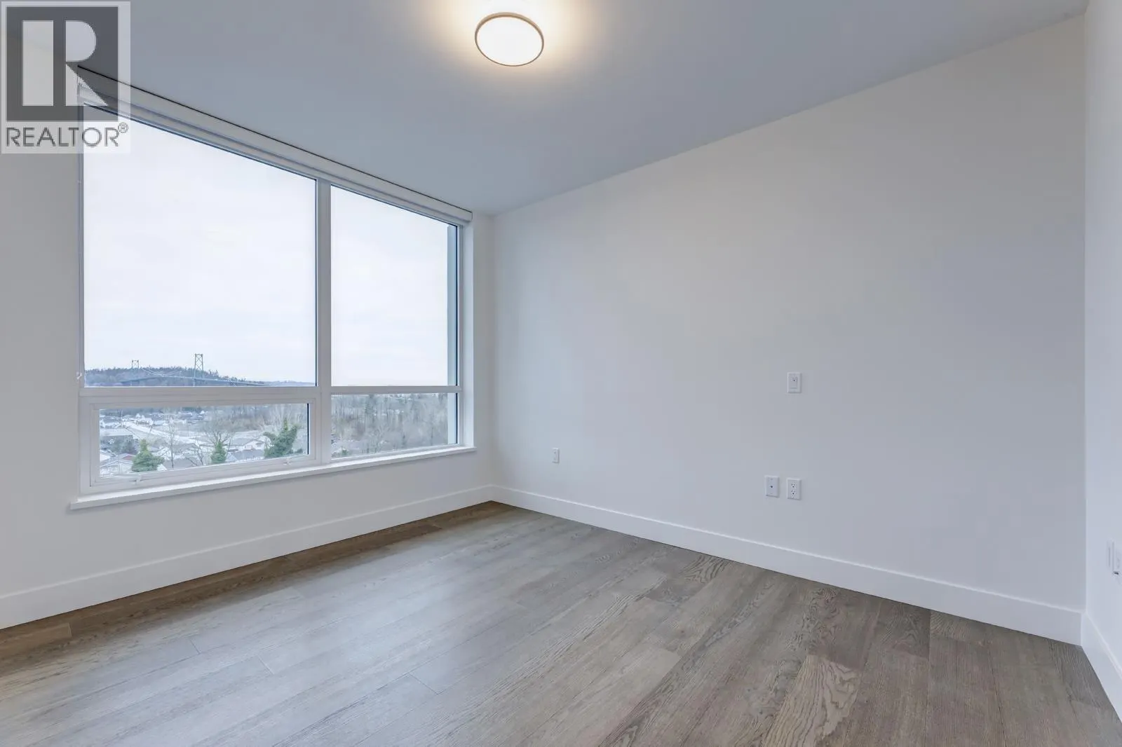 604 1675 LIONS GATE LANE