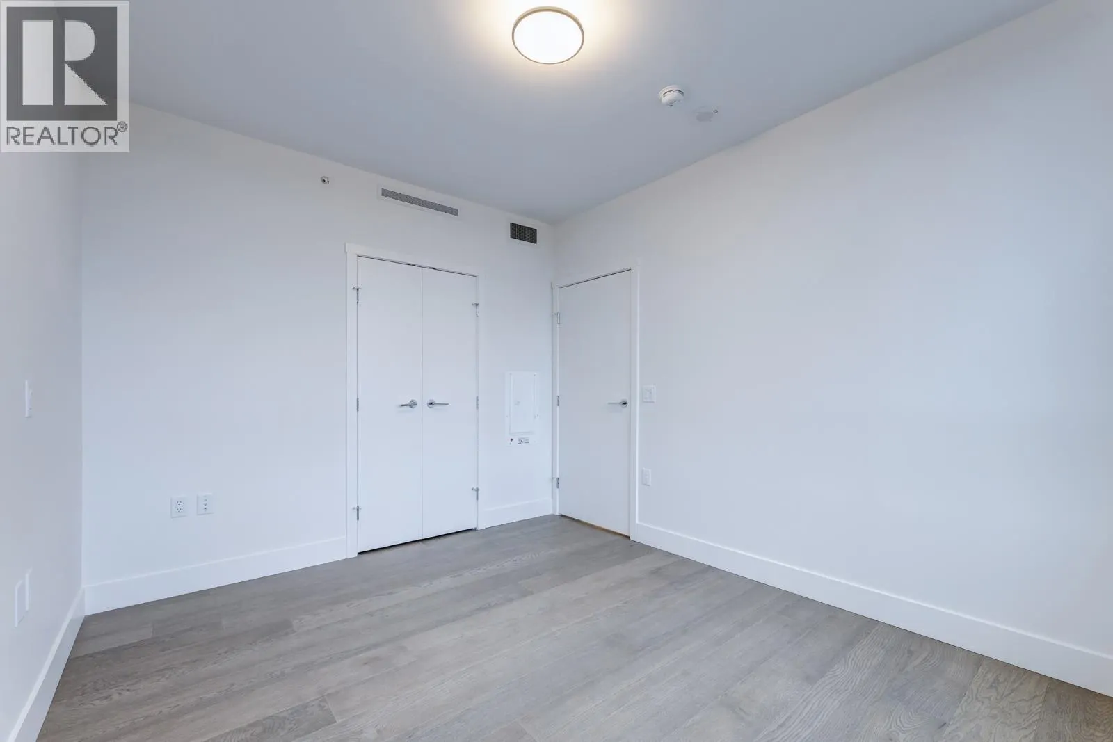 604 1675 LIONS GATE LANE