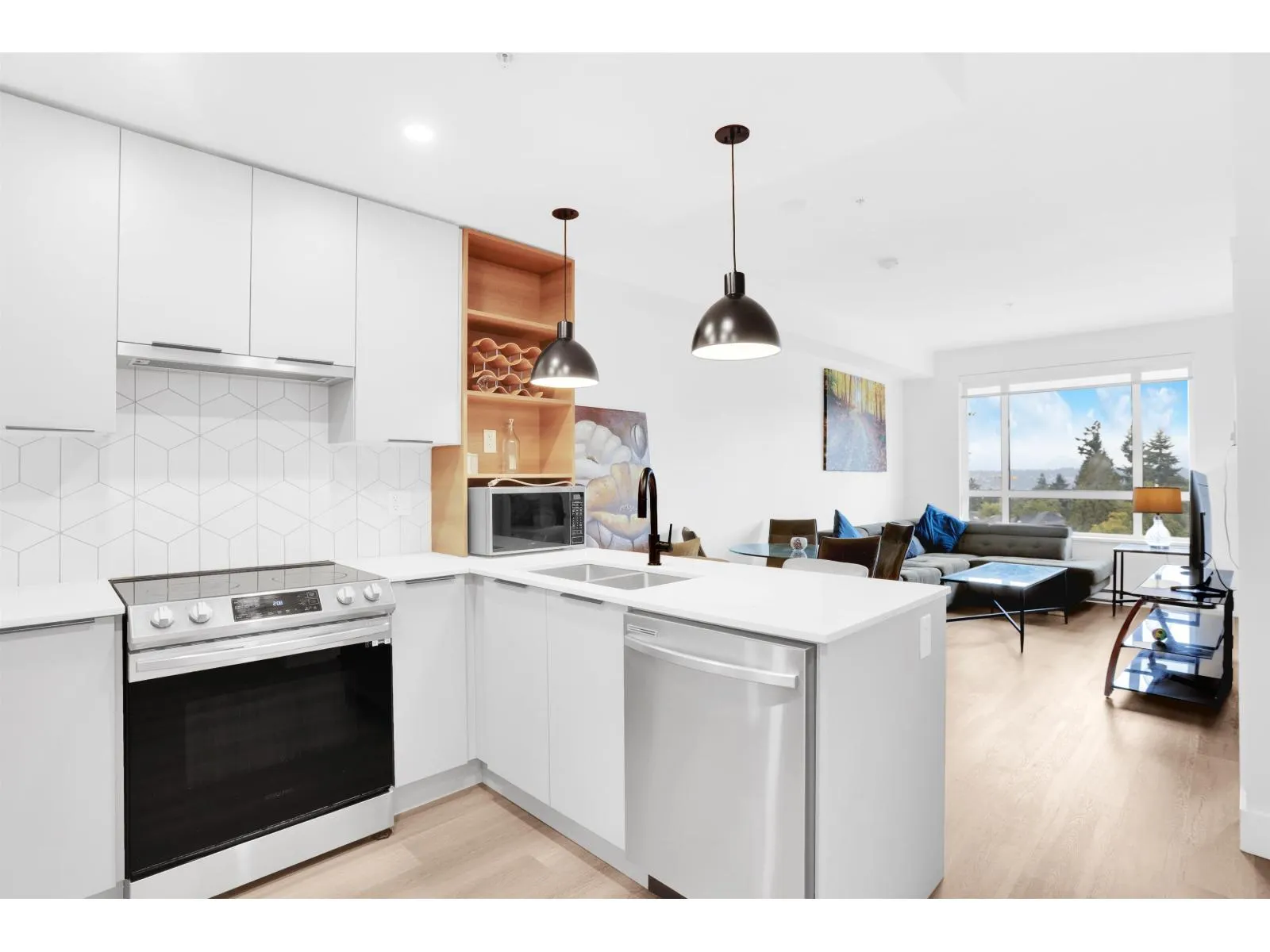 611 10778 138 STREET