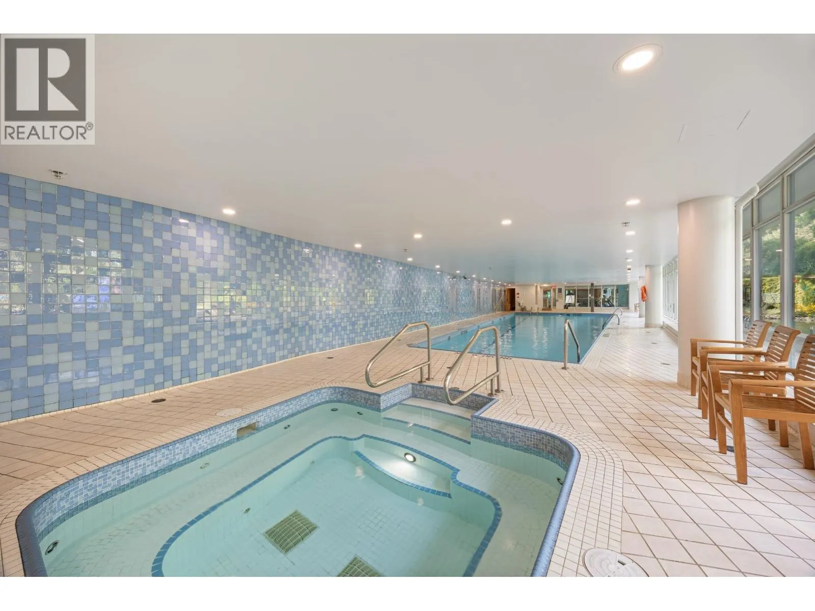 2806 1033 MARINASIDE CRESCENT