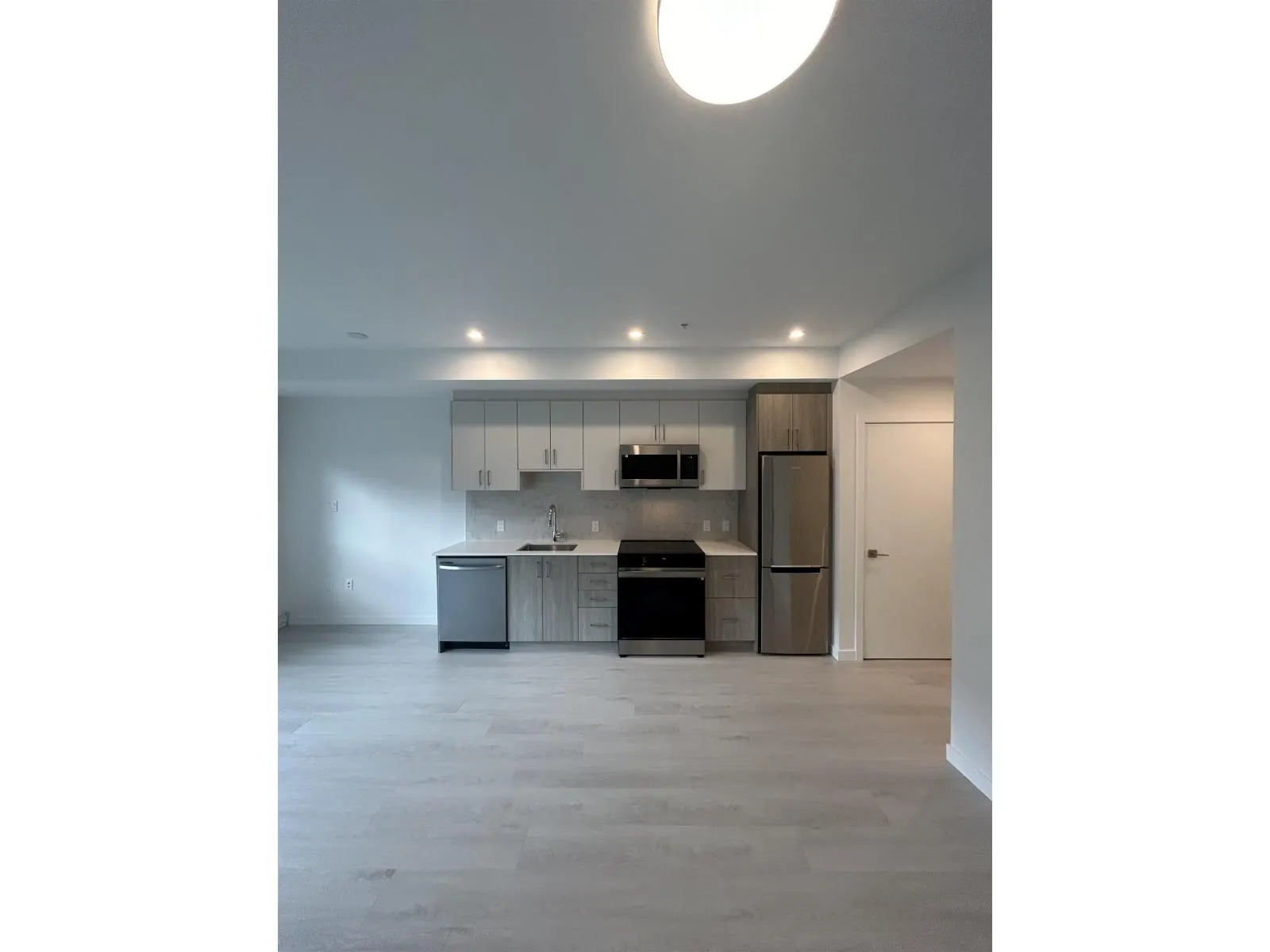 E20X 13858 108 AVENUE