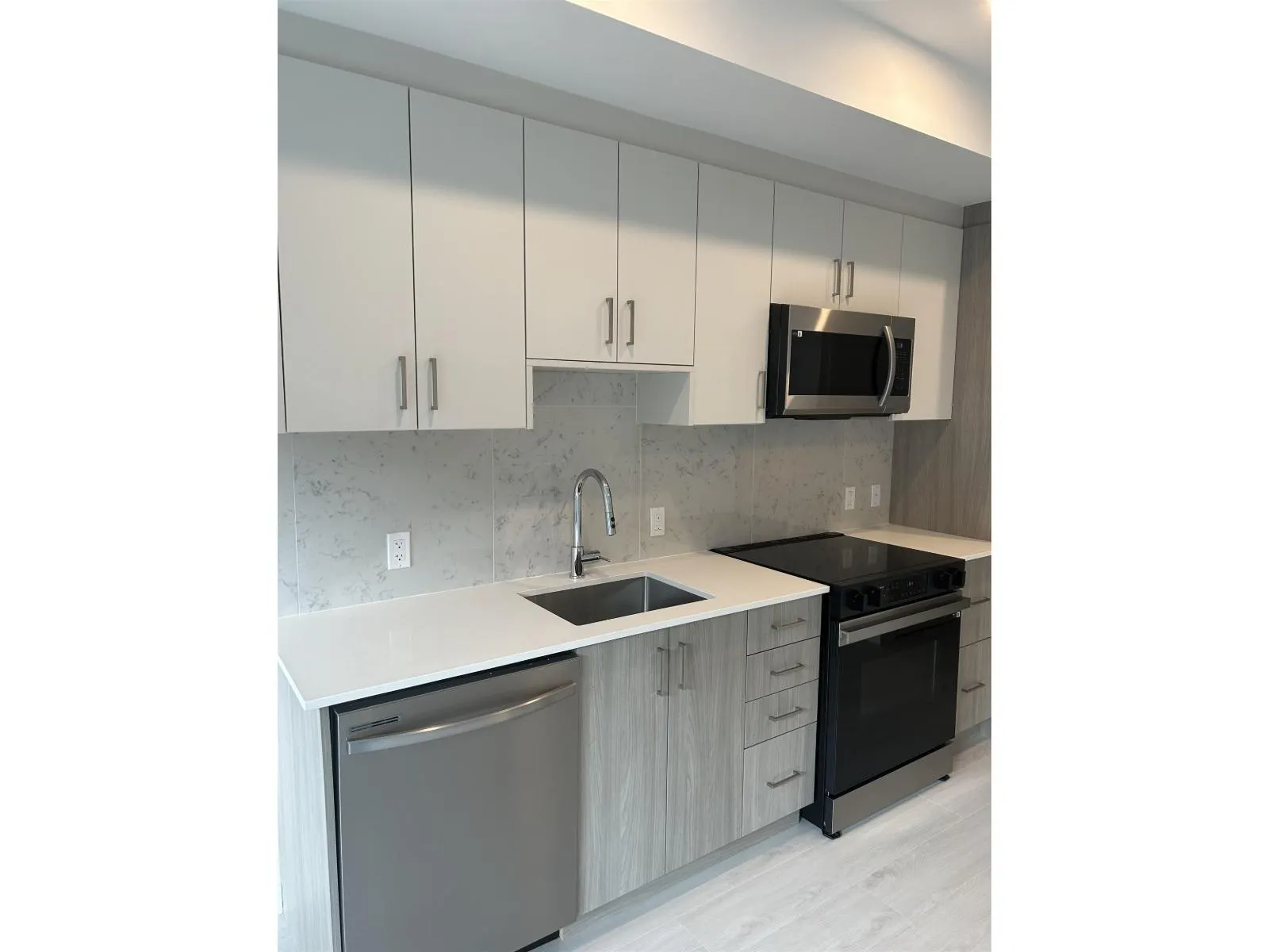 E20X 13858 108 AVENUE