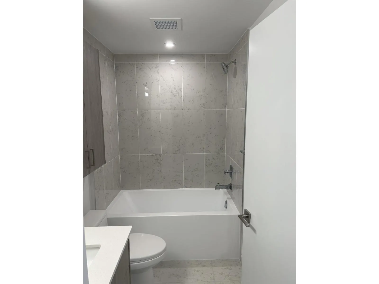 E20X 13858 108 AVENUE