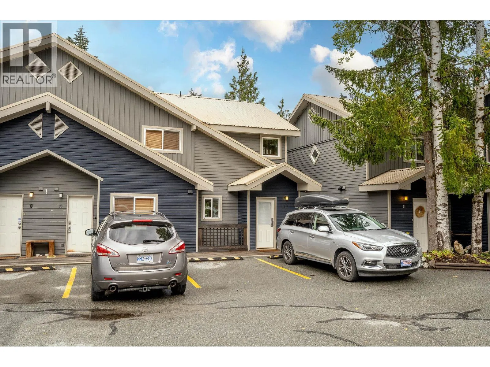10 2211 MARMOT PLACE