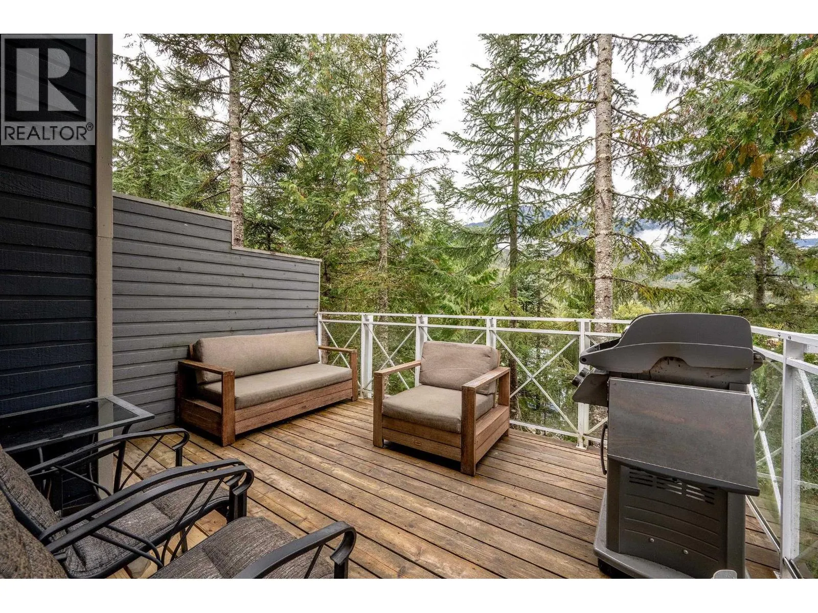 10 2211 MARMOT PLACE