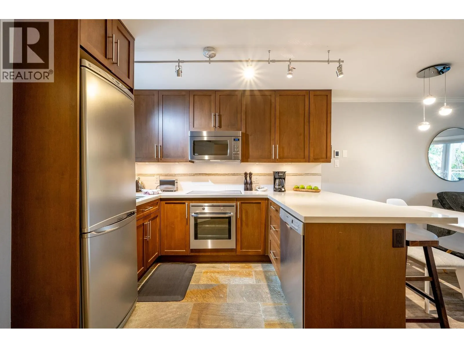 10 2211 MARMOT PLACE
