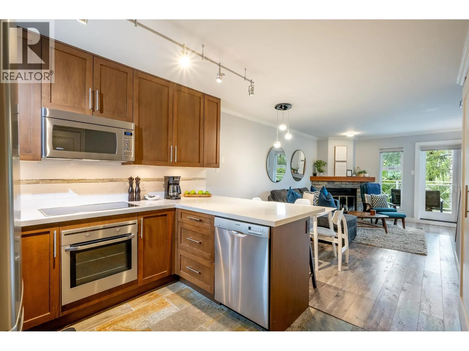 10 2211 MARMOT PLACE