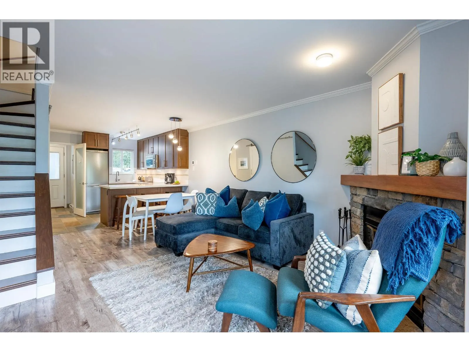10 2211 MARMOT PLACE