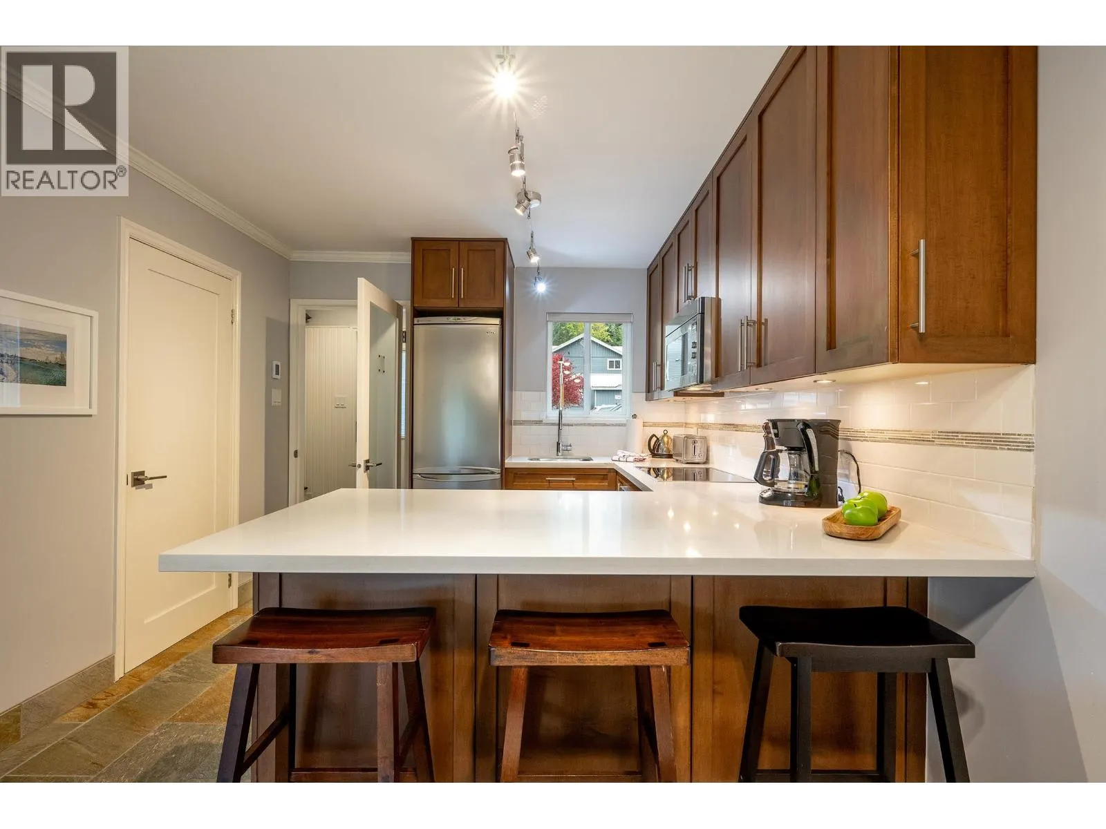 10 2211 MARMOT PLACE