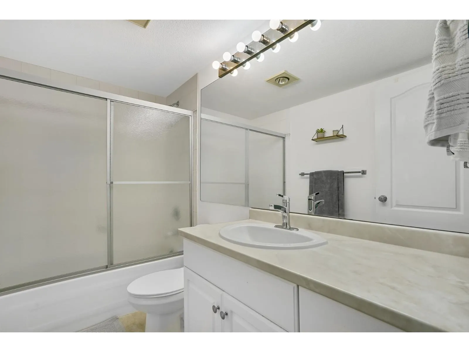 210 33738 KING ROAD