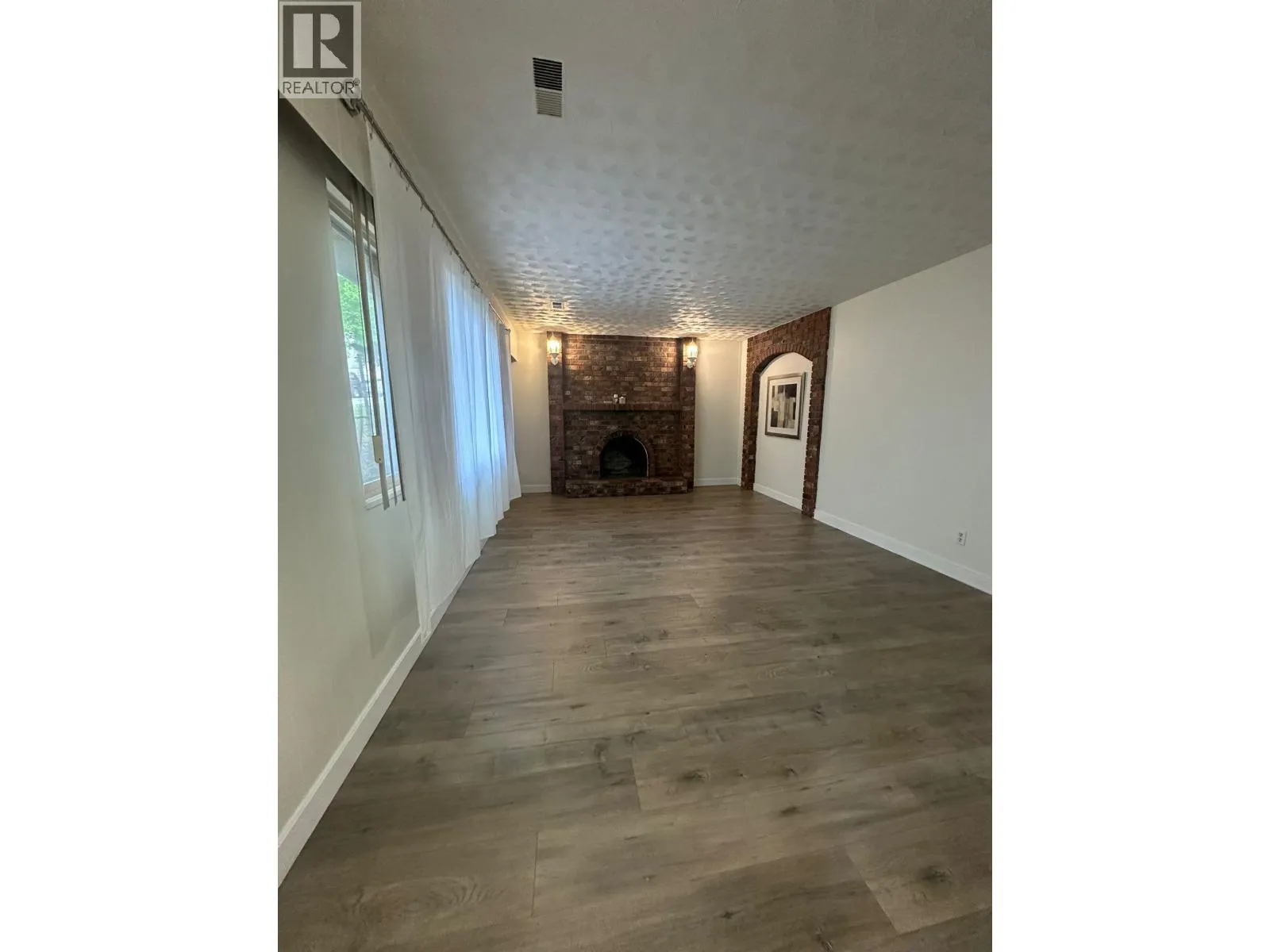 Lower-2185 CASSIAR STREET