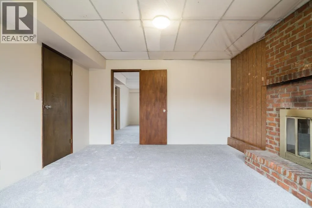8411 RIDEAU DRIVE