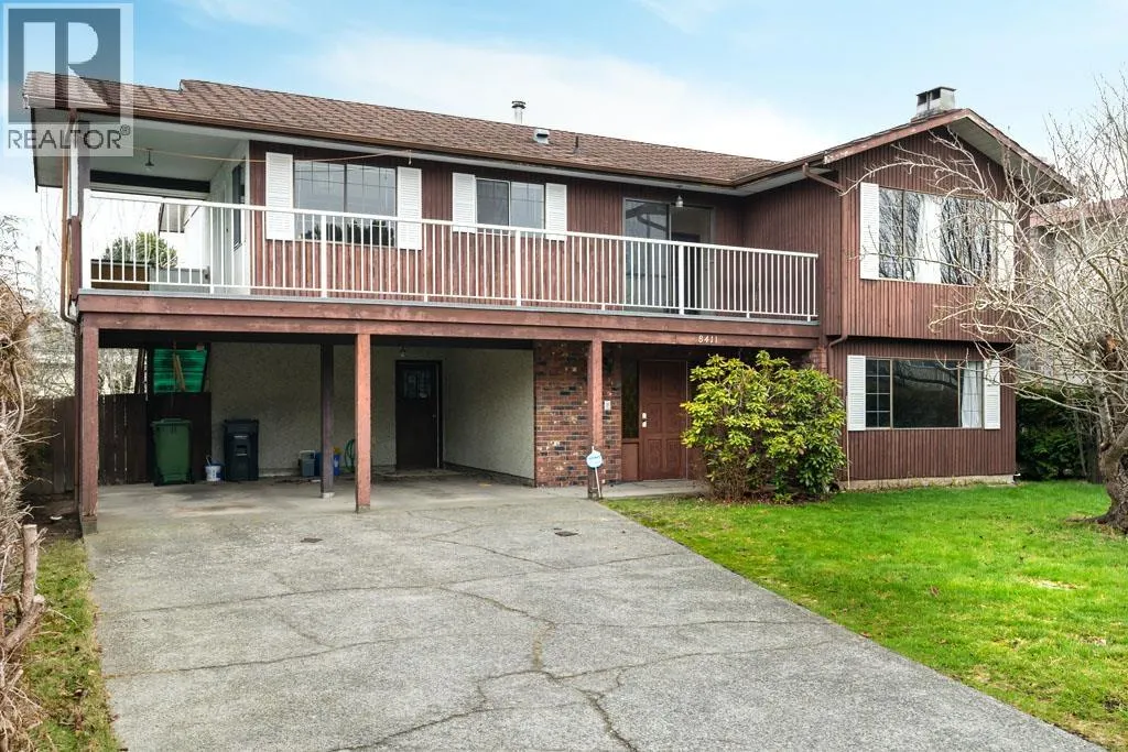 8411 RIDEAU DRIVE