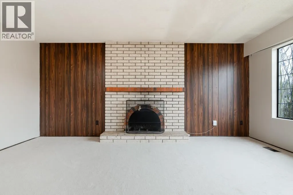 8411 RIDEAU DRIVE