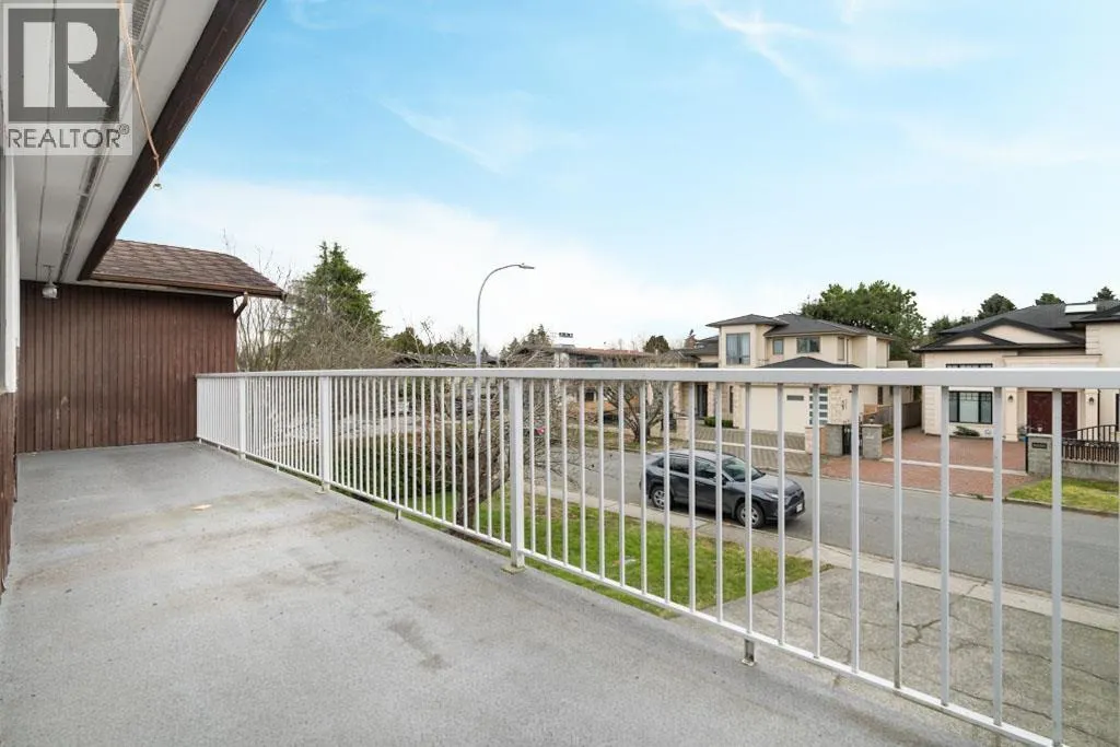 8411 RIDEAU DRIVE