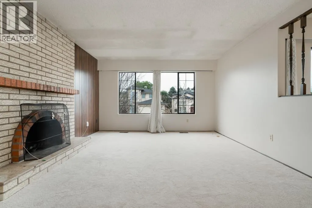 8411 RIDEAU DRIVE