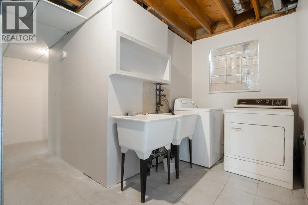 8411 RIDEAU DRIVE