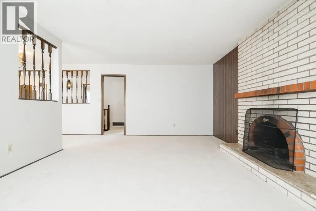 8411 RIDEAU DRIVE