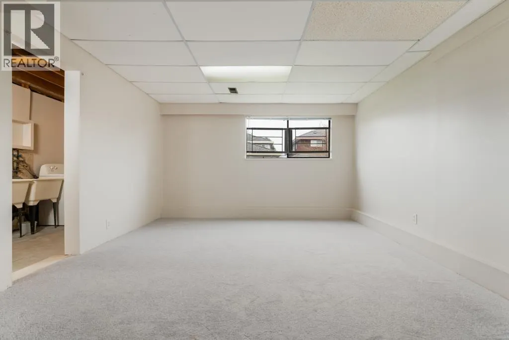 8411 RIDEAU DRIVE