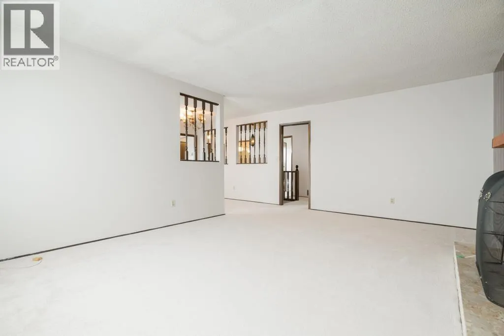 8411 RIDEAU DRIVE
