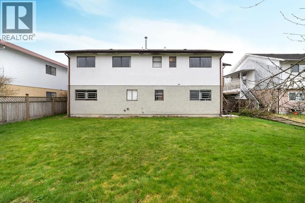 8411 RIDEAU DRIVE