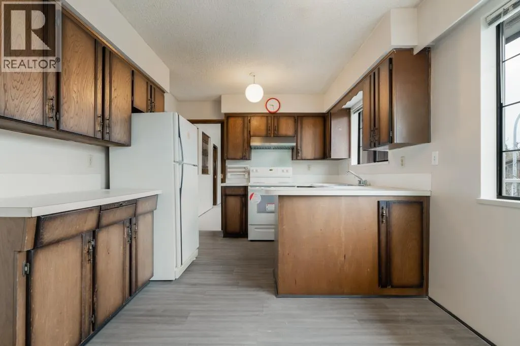 8411 RIDEAU DRIVE