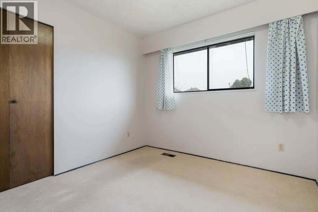 8411 RIDEAU DRIVE