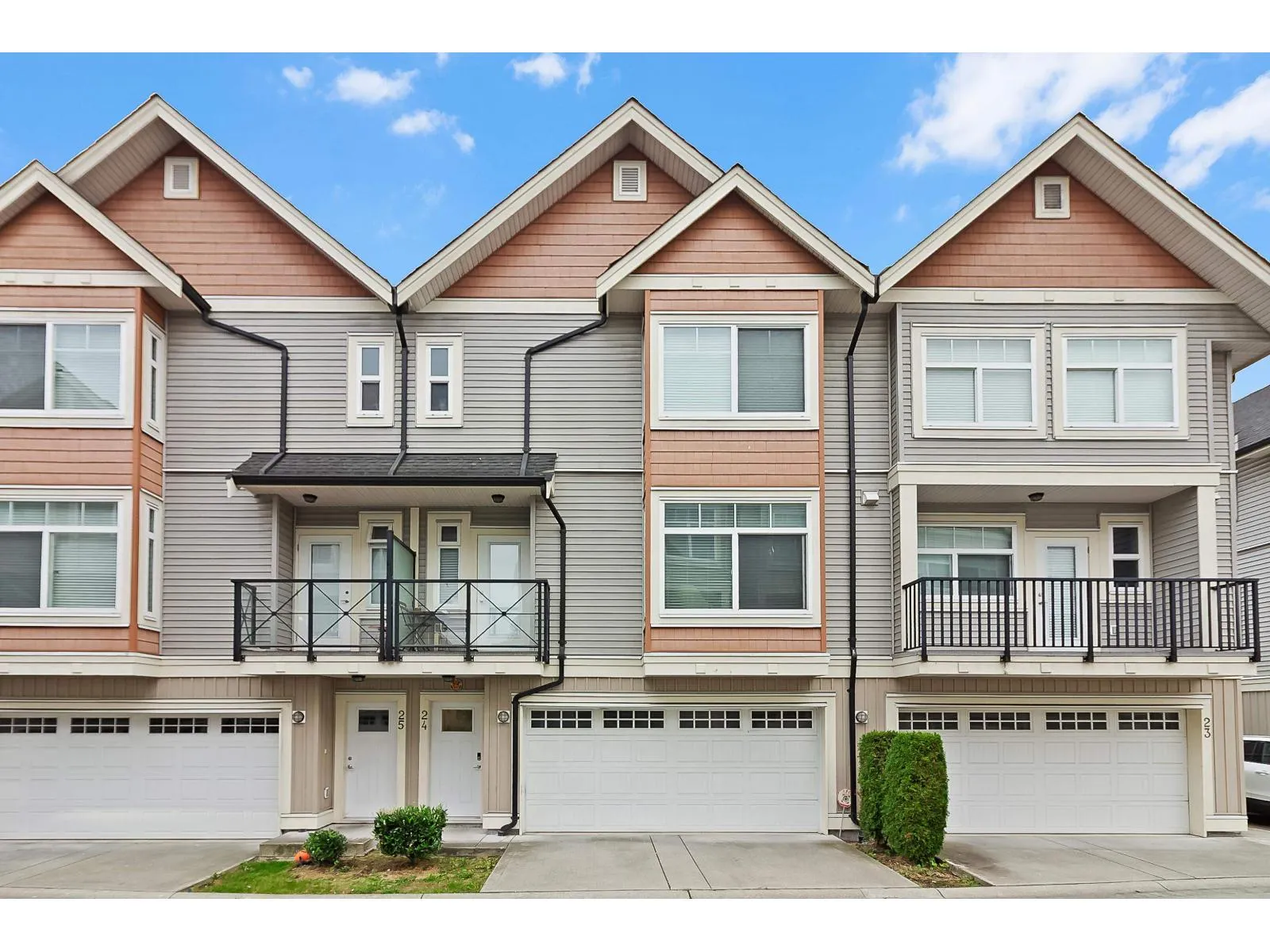 24 12092 70 AVENUE