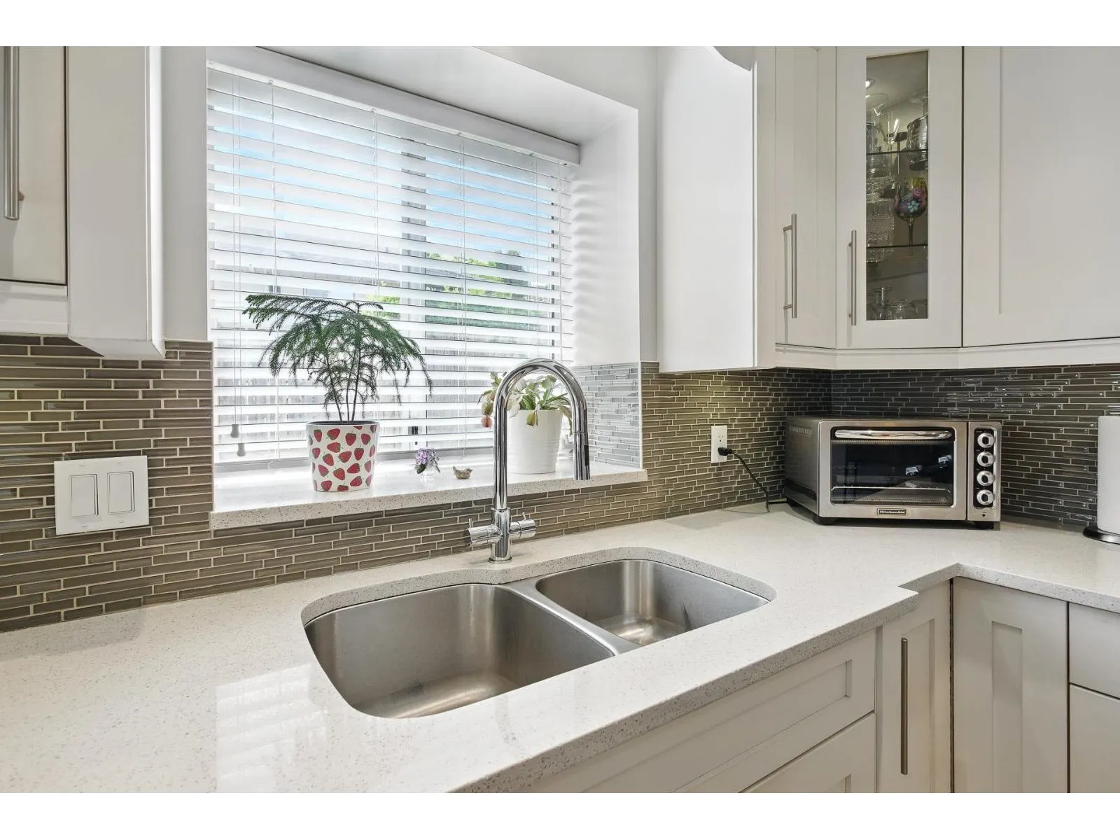11441 SURREY ROAD