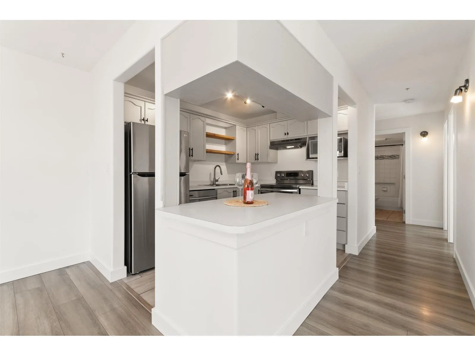 201 7415 SHAW AVENUE|Sardis East Vedder