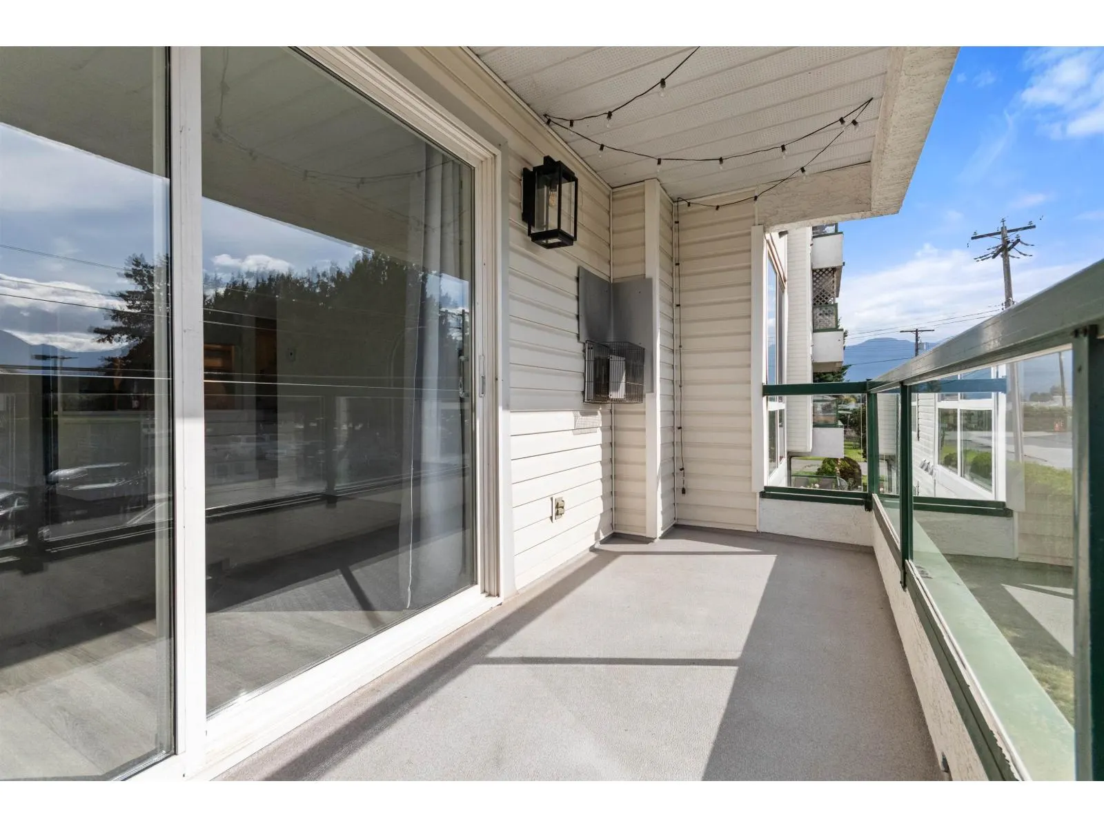 201 7415 SHAW AVENUE|Sardis East Vedder