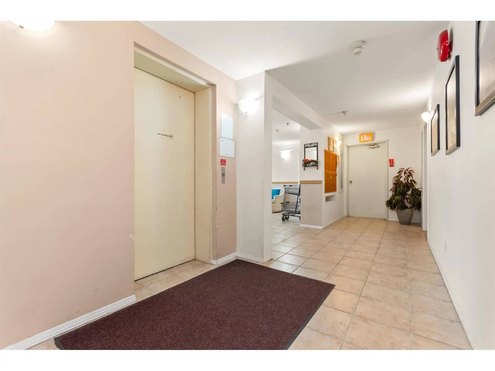 201 7415 SHAW AVENUE|Sardis East Vedder