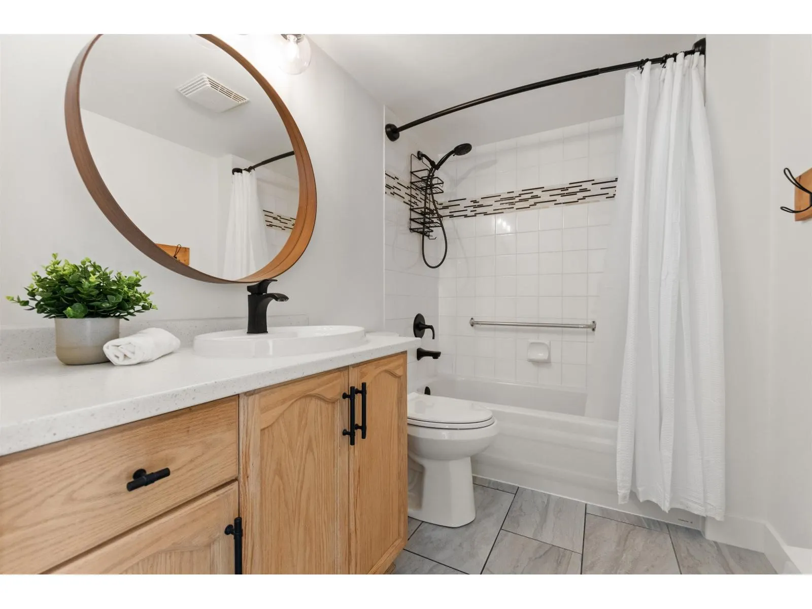 201 7415 SHAW AVENUE|Sardis East Vedder