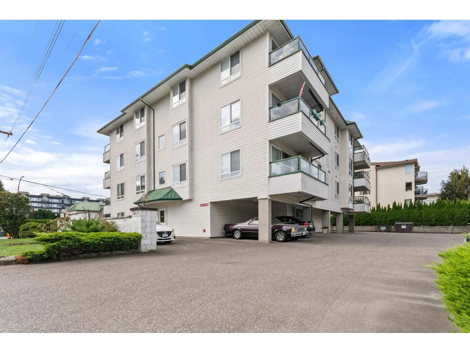 201 7415 SHAW AVENUE|Sardis East Vedder
