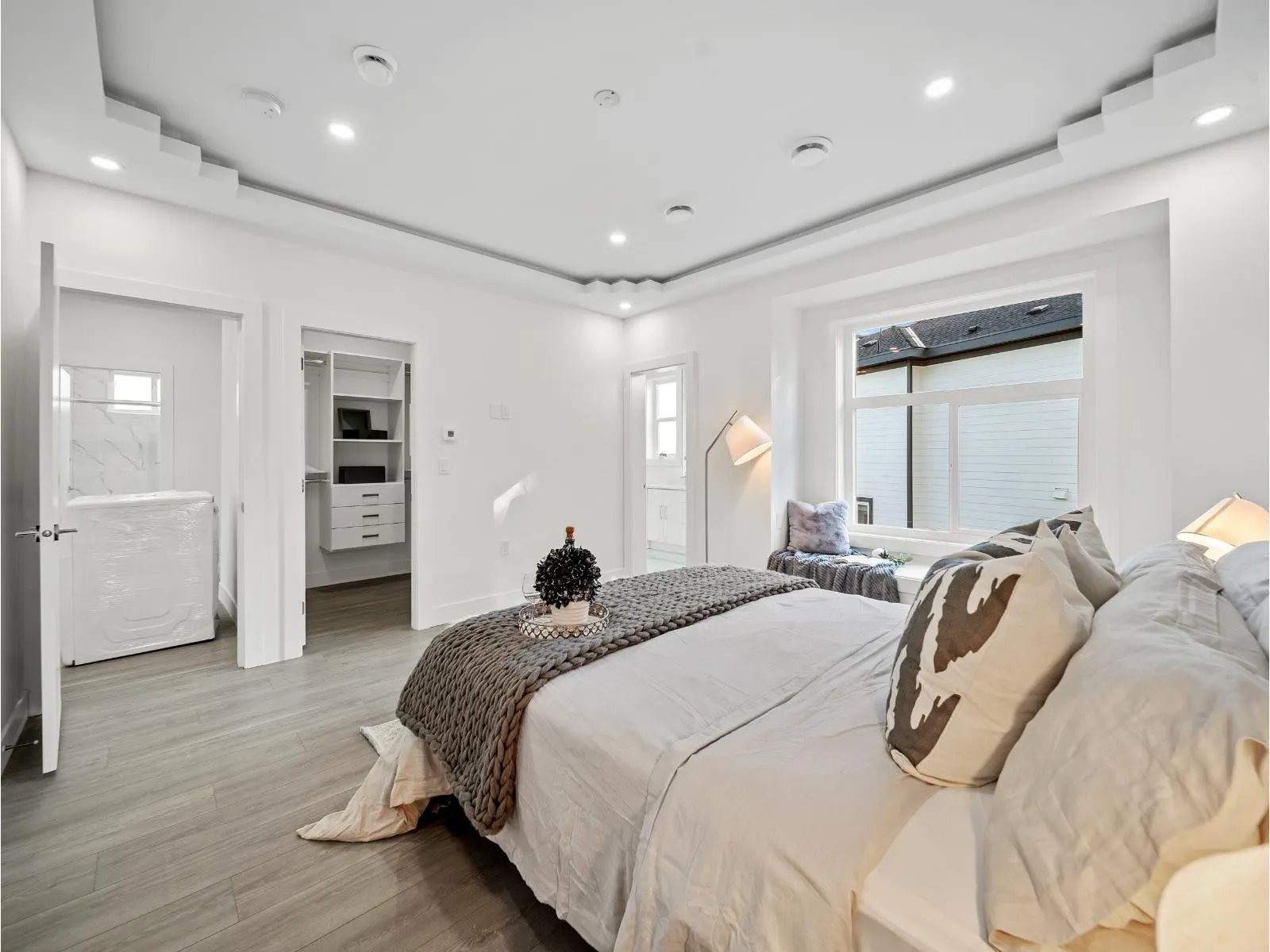 9885 HUCKLEBERRY DRIVE