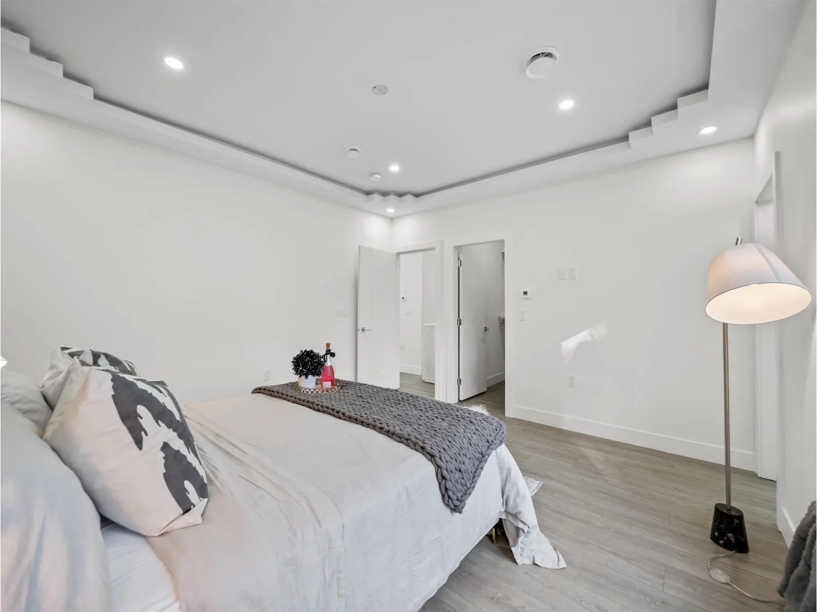 9885 HUCKLEBERRY DRIVE