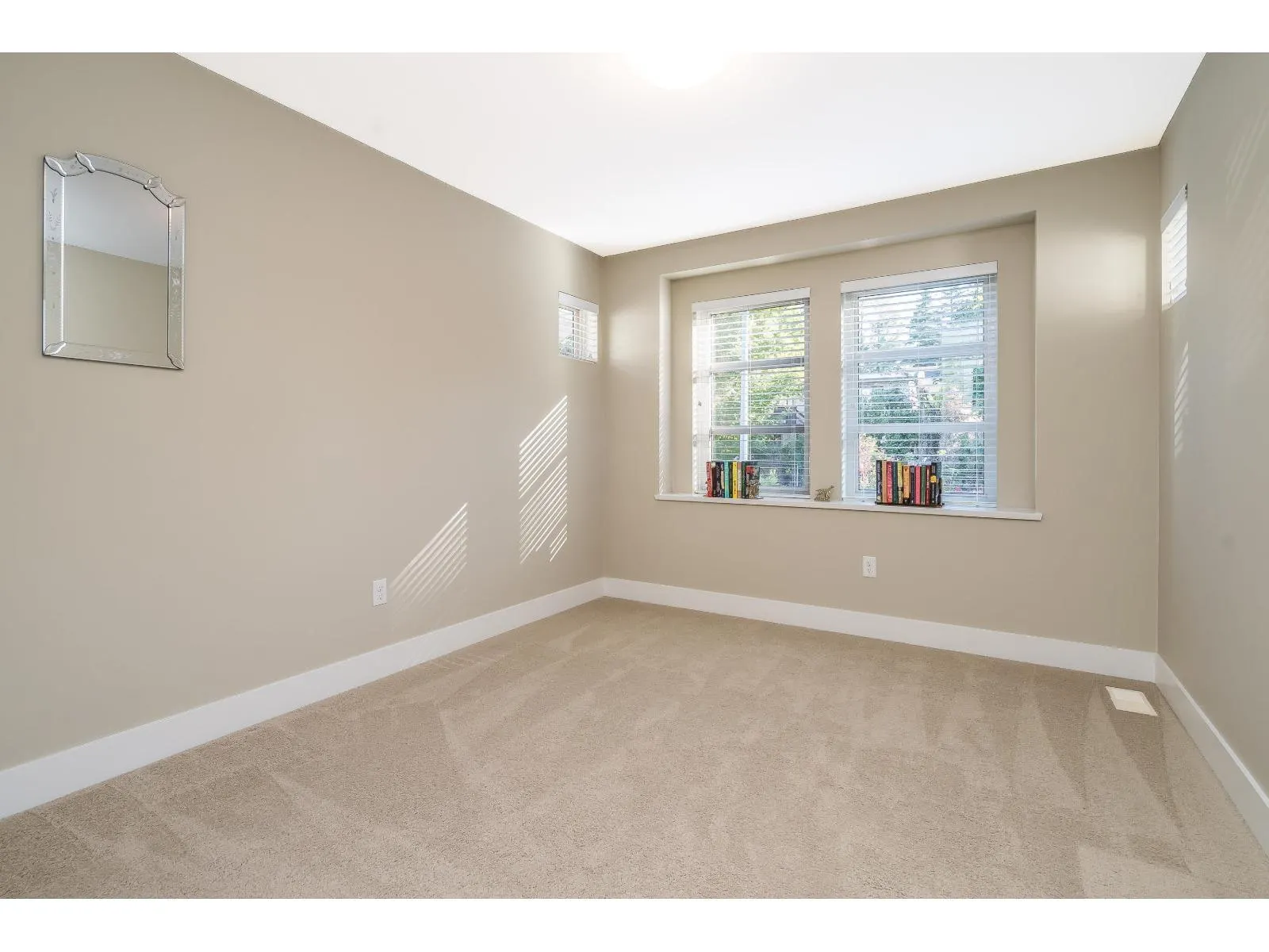 3125 LUKIV TERRACE