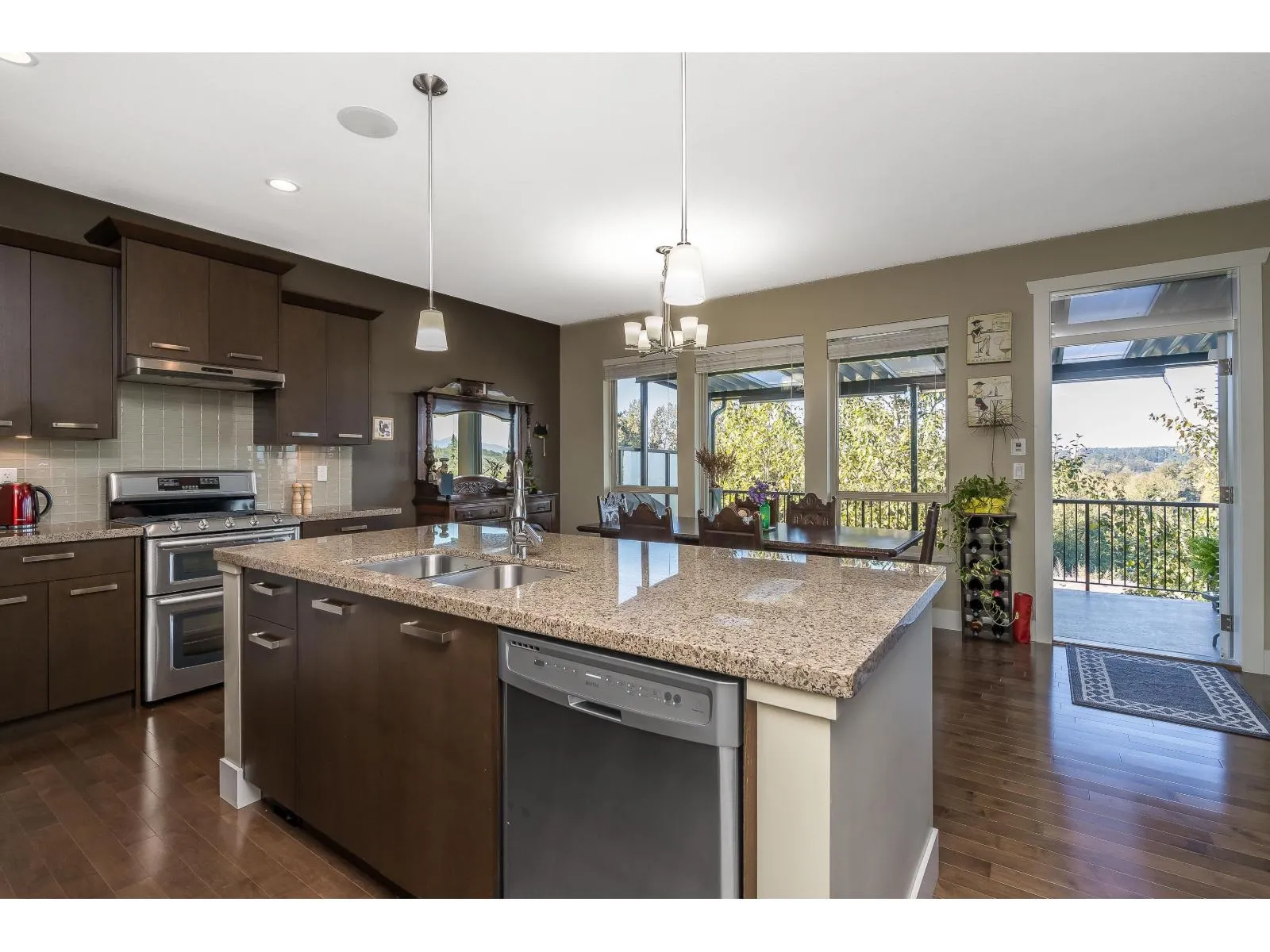3125 LUKIV TERRACE