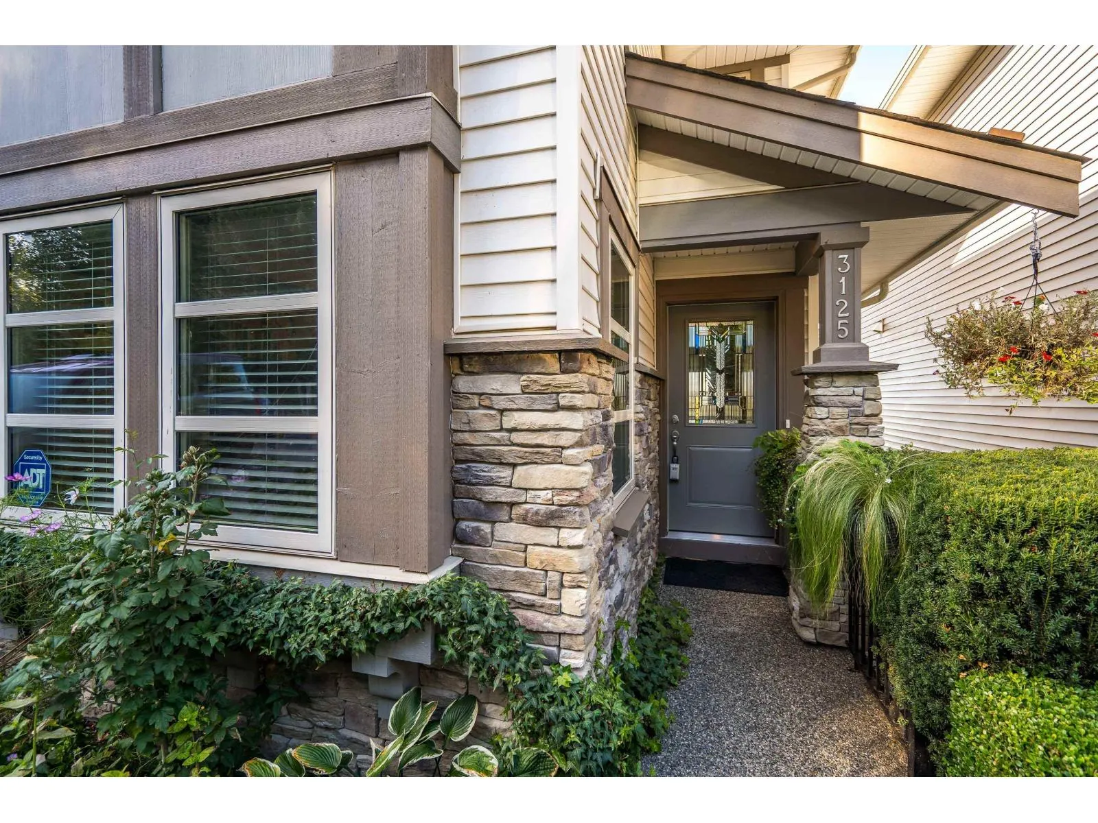 3125 LUKIV TERRACE