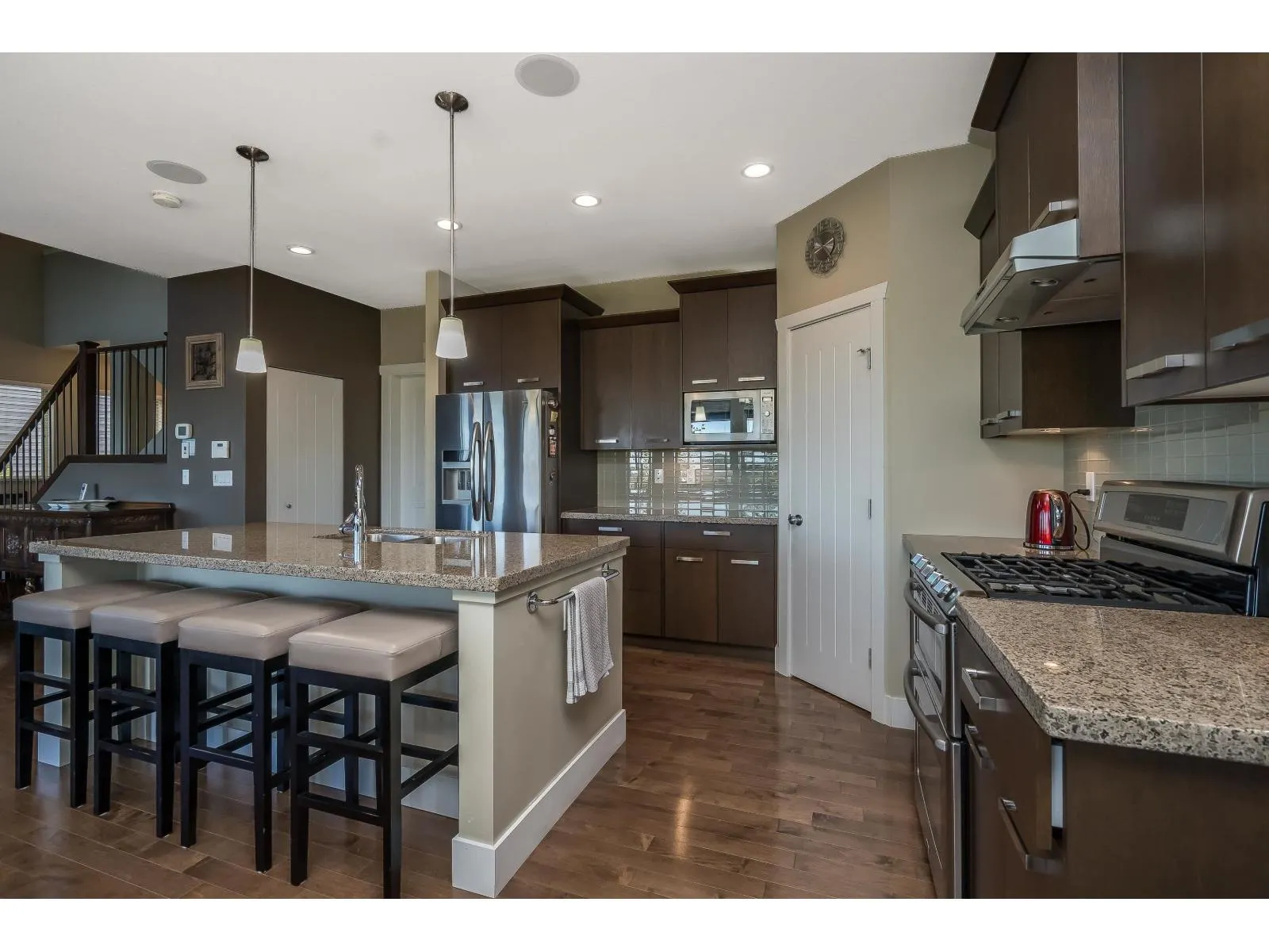 3125 LUKIV TERRACE