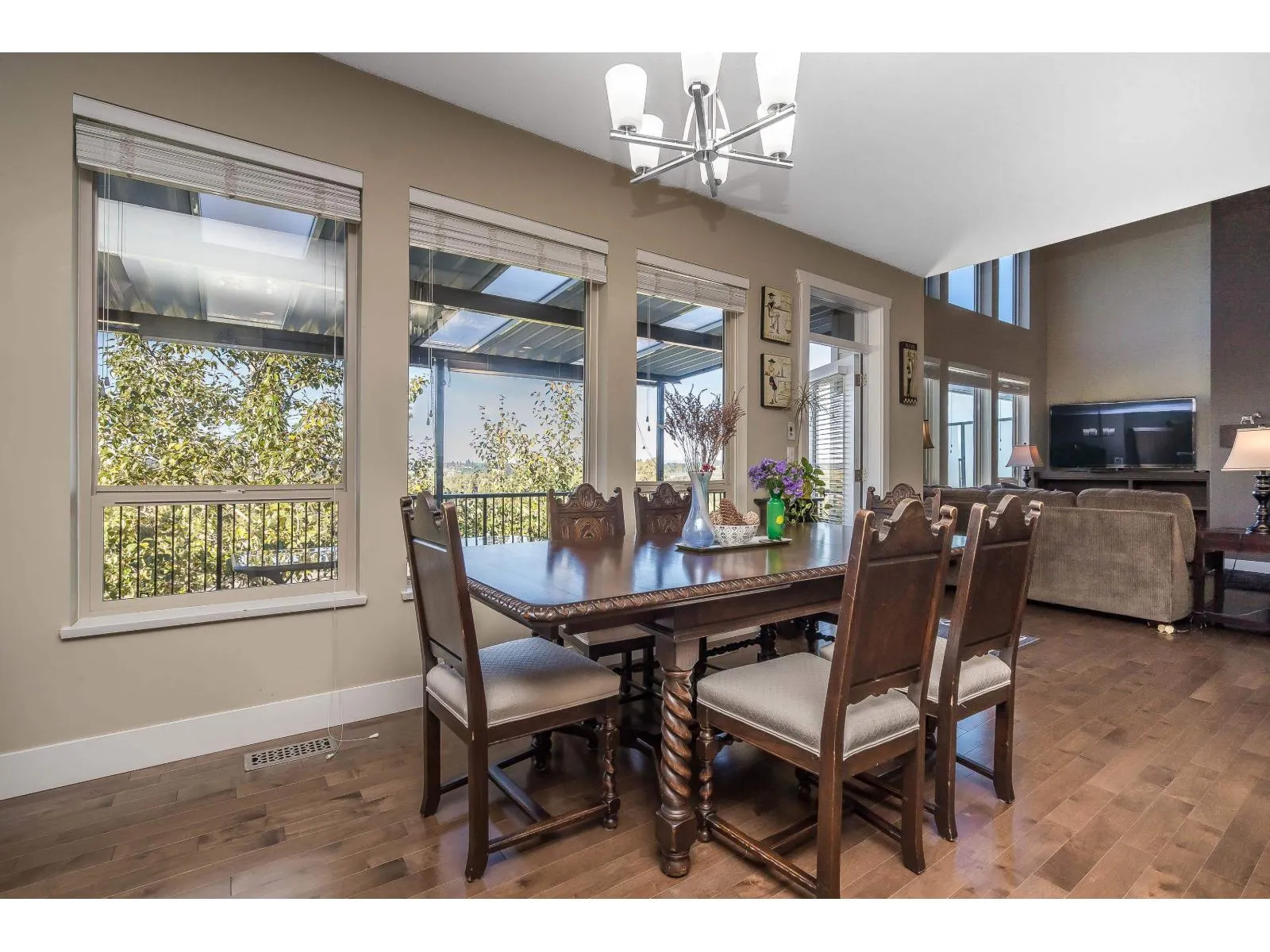 3125 LUKIV TERRACE