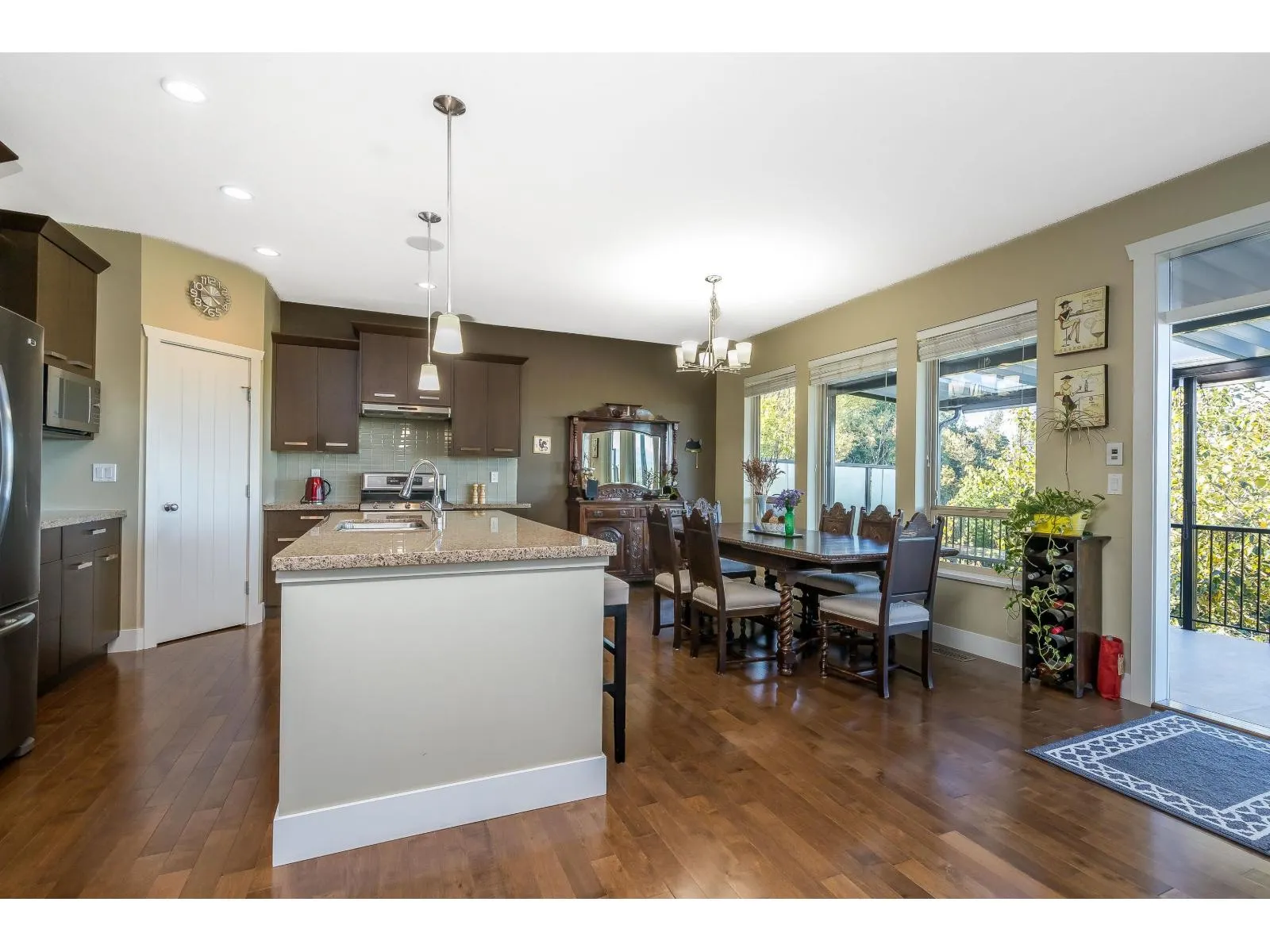 3125 LUKIV TERRACE