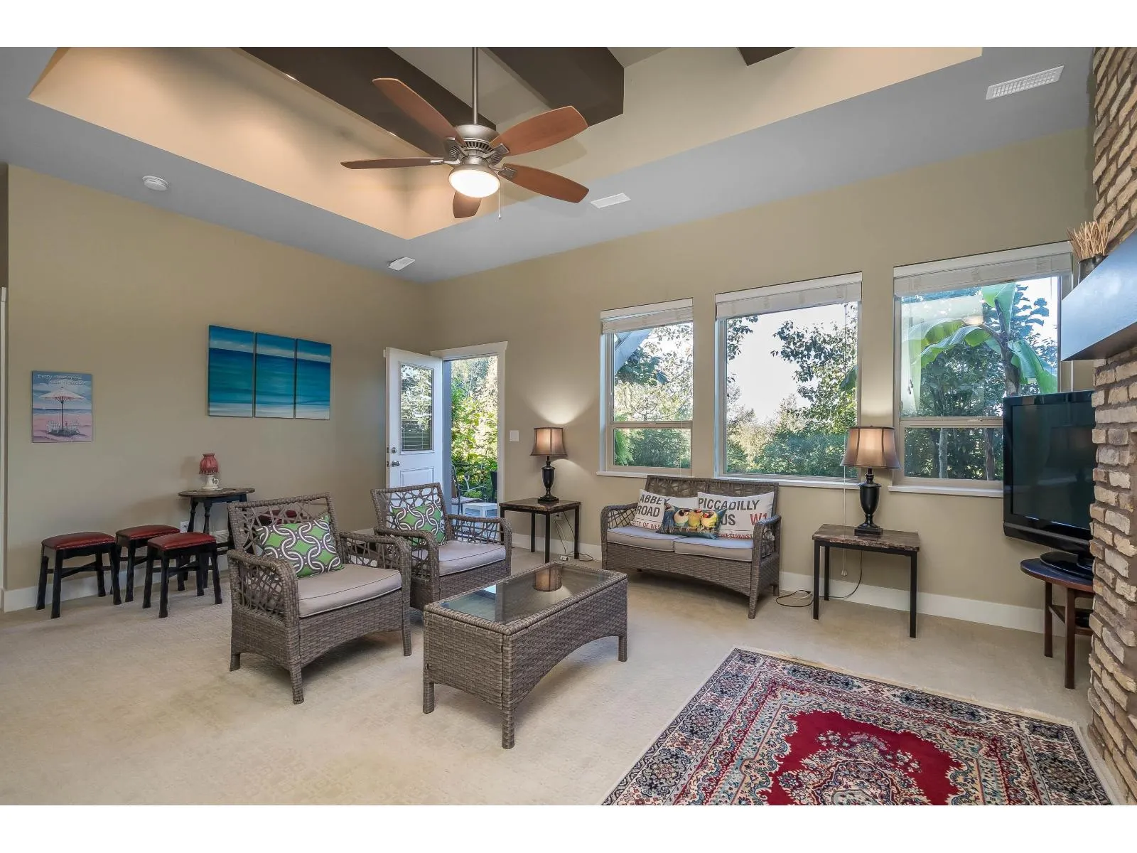 3125 LUKIV TERRACE