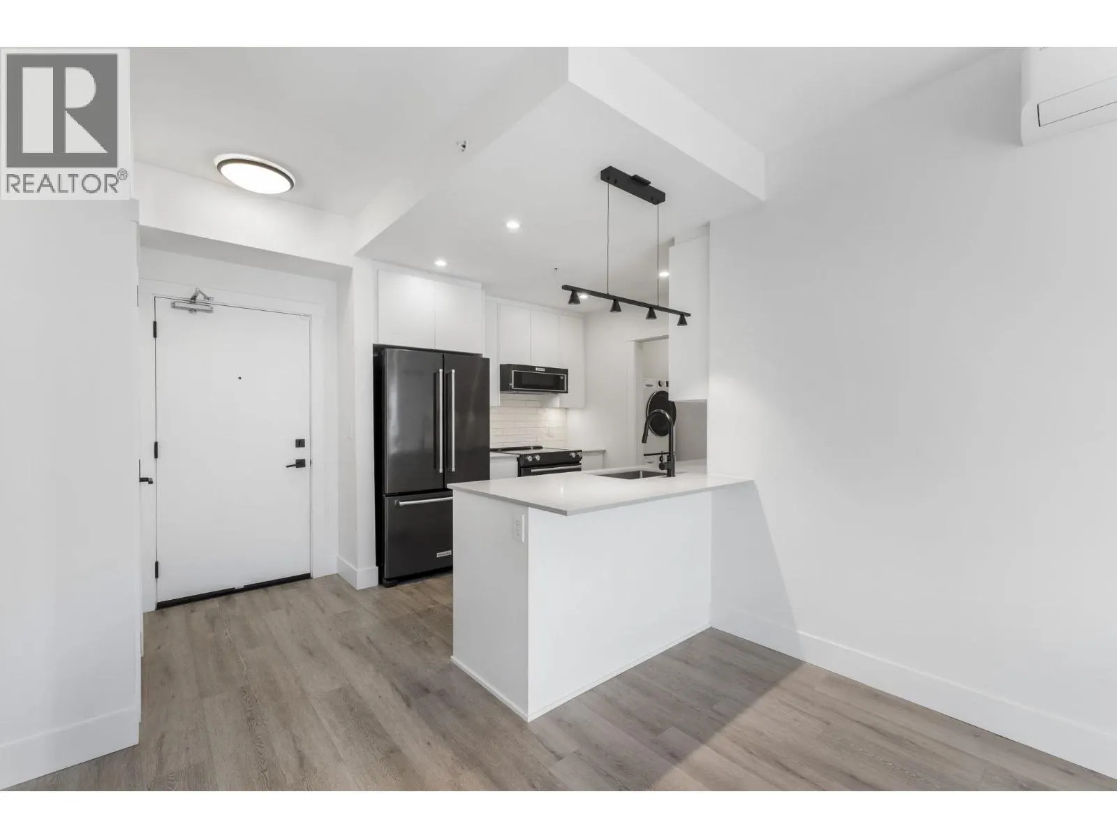 2408 2180 KELLY AVENUE