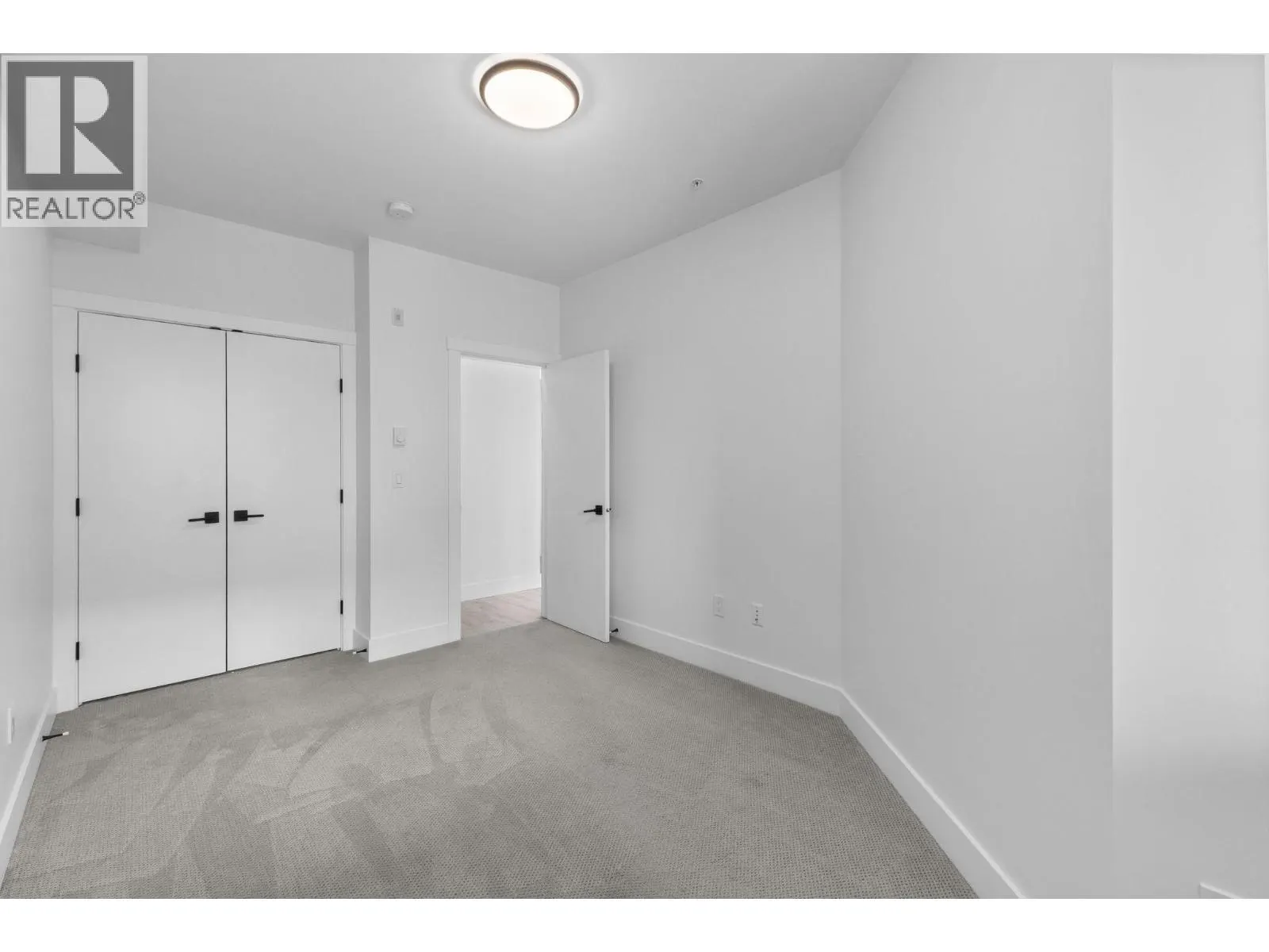 2408 2180 KELLY AVENUE