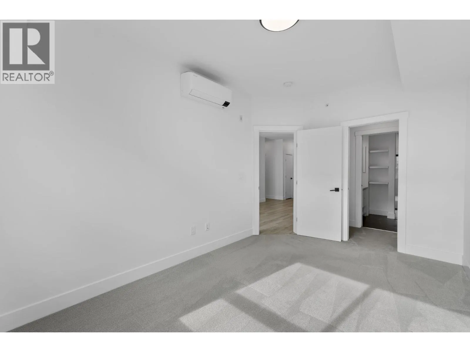 2408 2180 KELLY AVENUE