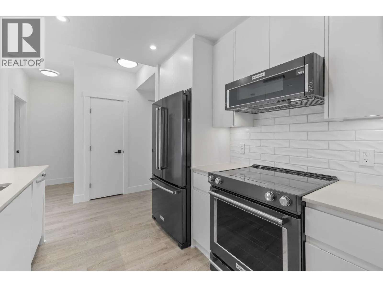 2408 2180 KELLY AVENUE