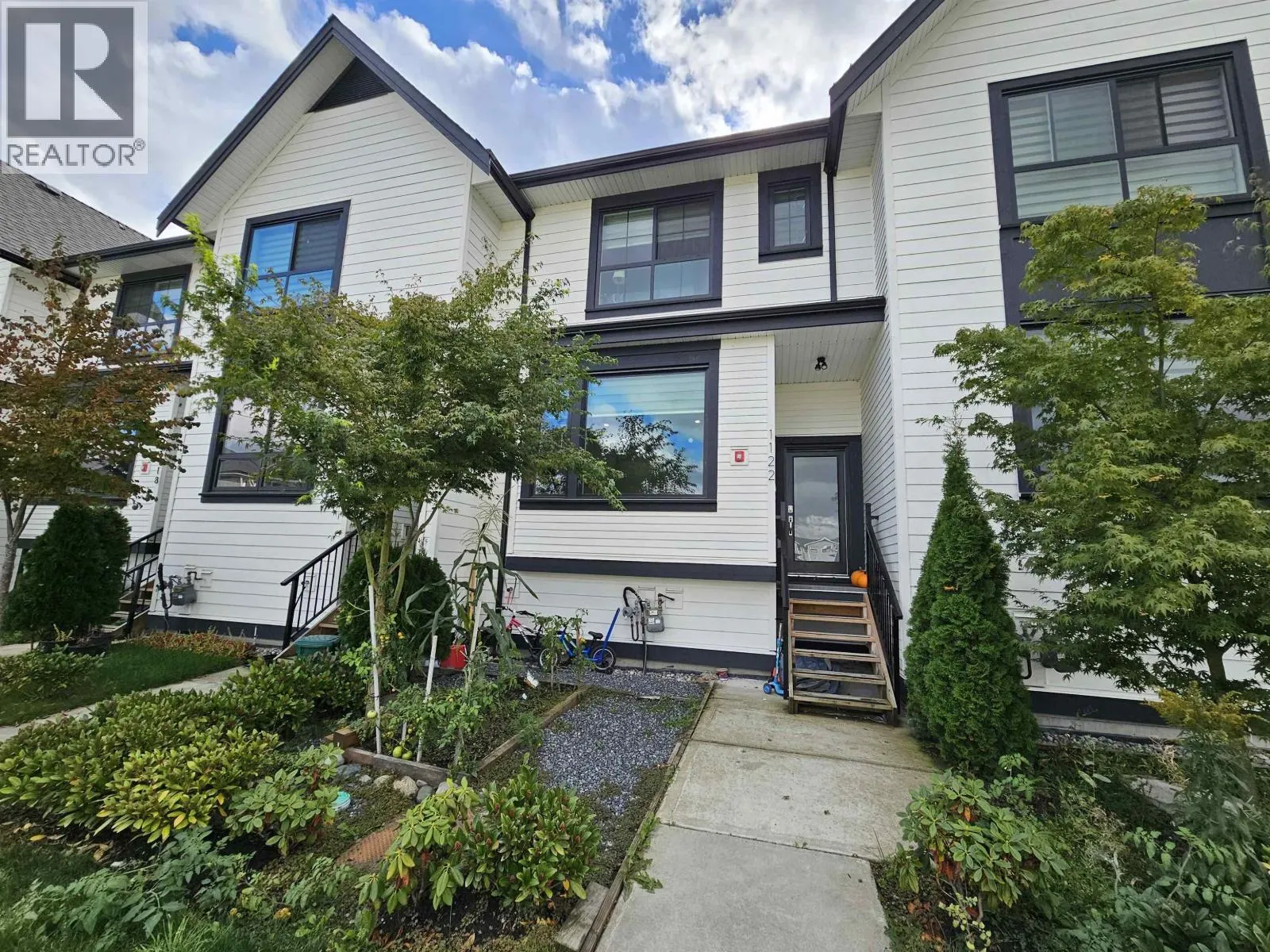 1122 ROMA AVENUE